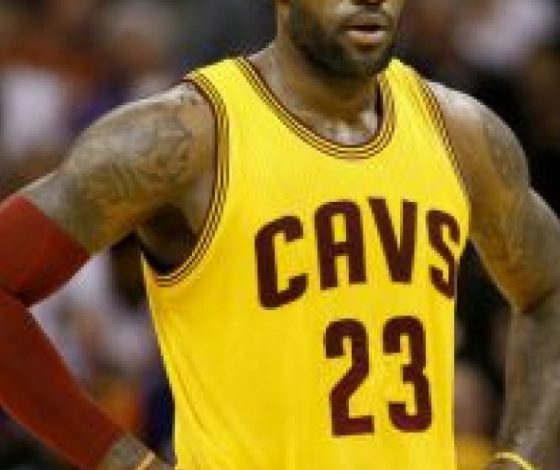 Баскетболисты NBA на подиуме NYFW