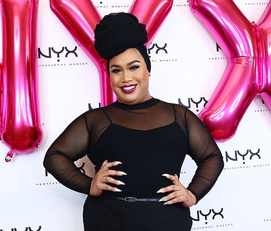 Герои Интернета. На них нужно подписаться: визажист Евы Мендес