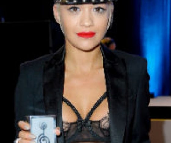 Звезды на ежегодной британской музыкальной премии Silver Clef Awards