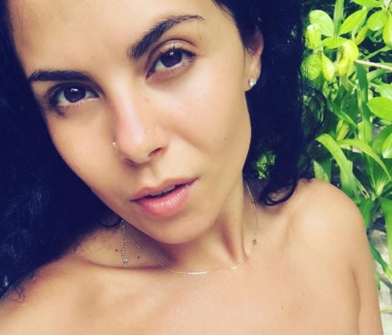 Настя Каменских снялась обнаженной на отдыхе