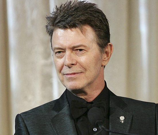 Какими были первое и последнее выступления Дэвида Боуи