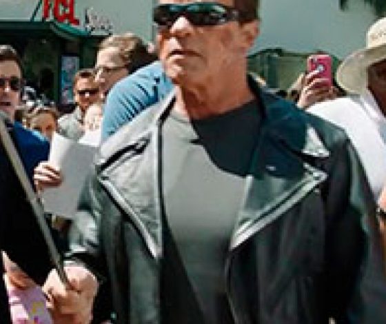 Настоящий Терминатор на улицах Лос-Анджелеса