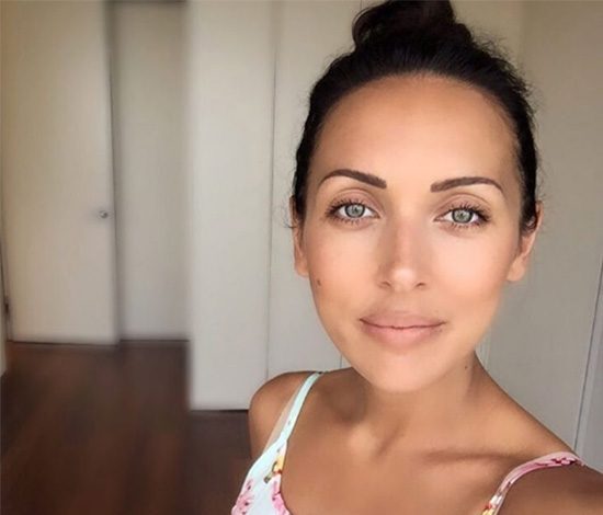 Алсу рассказала и показала, как увеличивает губы