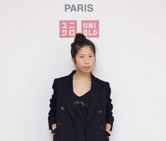 Модницы примерили образы из коллаборации UNIQLO х Carine Roitfeld