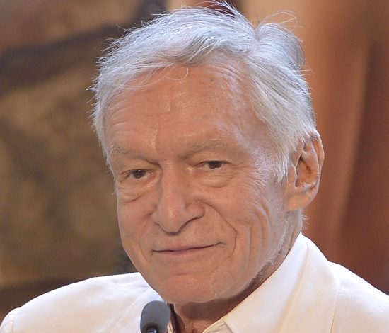 Playboy продает особняк Хью Хефнера