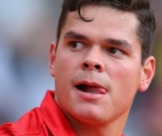 Известный теннисист встречается с моделью