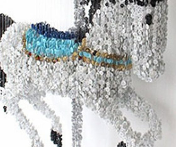 Удивительные скульптуры из пуговиц