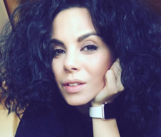 Настя Каменских поразила стройным телом в бикини