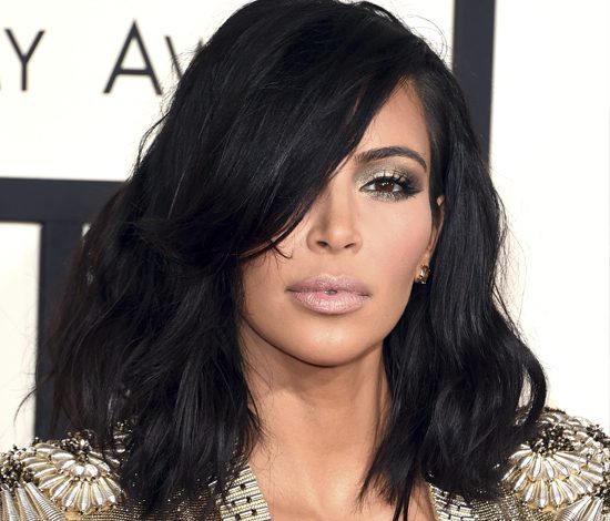 Ким Кардашьян впервые после родов покинула дом