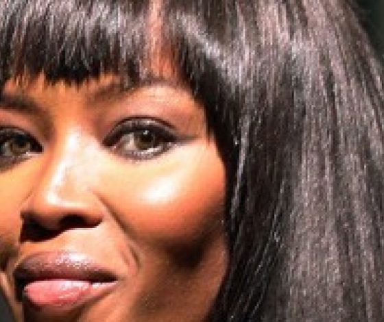 Наоми Кэмпбелл напала на оператора американского телеканала