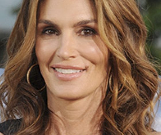 Синди Кроуфорд показала роскошное тело в бикини