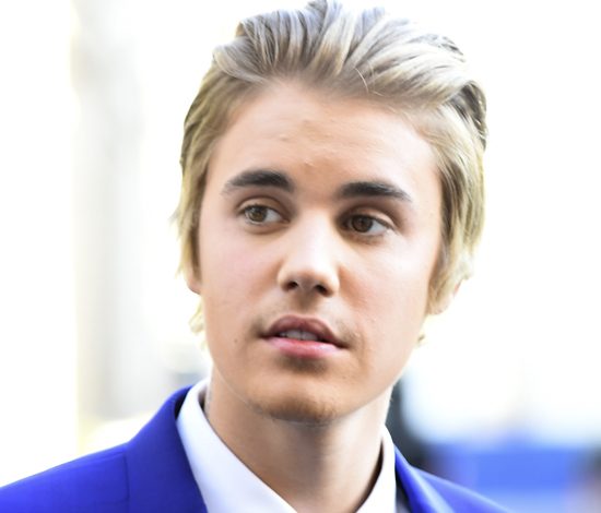 Бибер опубликовал видео с первой встречи с Хейли Болдуин