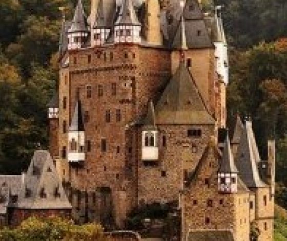 15 самых невероятных замков в мире