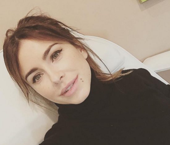 Ани Лорак впервые показала дочь