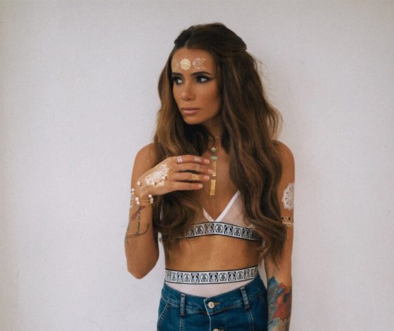 Айза запустила собственную коллекцию шуб