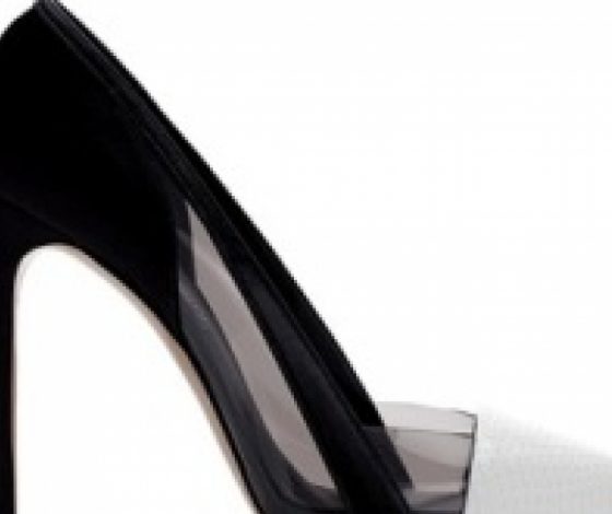 45 пар обуви с пластиковыми вставками