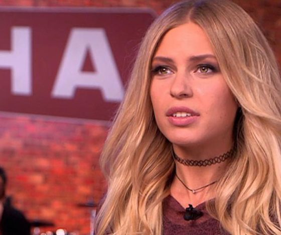 Рита Дакота похвасталась шикарной фигурой в бикини