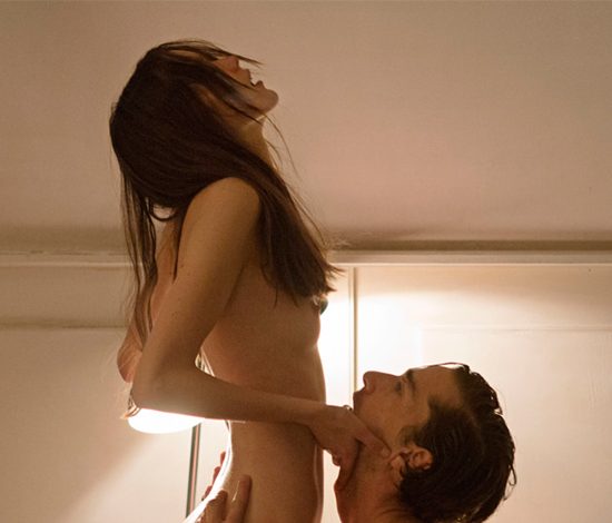 Как на самом деле снимаются постельные сцены