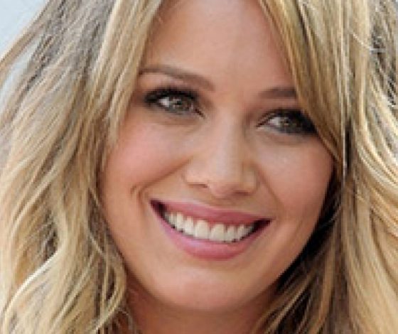 Хилари Дафф вновь сменила цвет волос