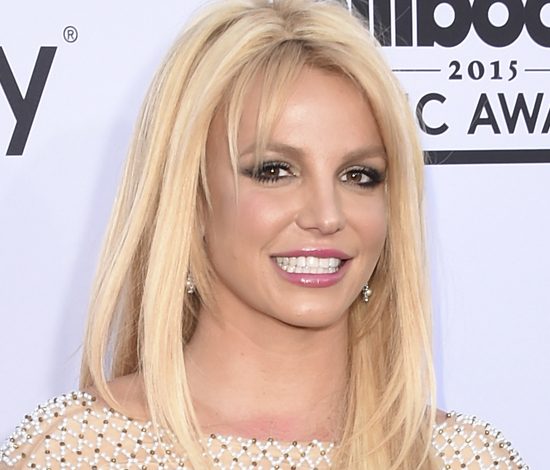 Бритни Спирс шокировала публику потрясающей фигурой