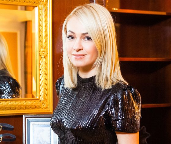 Яна Рудковская показала шикарную фигуру в купальнике