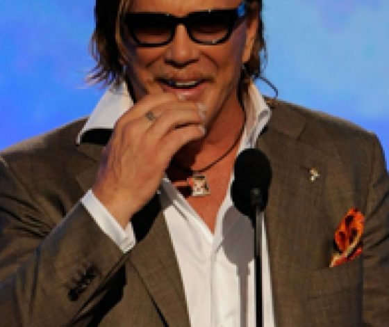 Микки Рурк шокировал всех после пластической операции