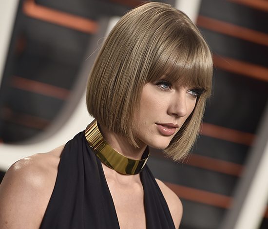 Тейлор Свифт увеличила грудь?