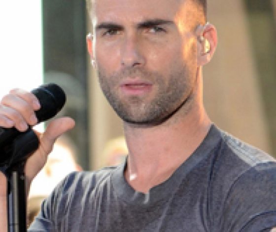 Адам Левин презентовал новую песню