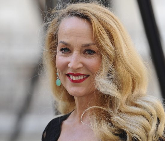 59-летняя Джерри Холл похвасталась обручальным кольцом