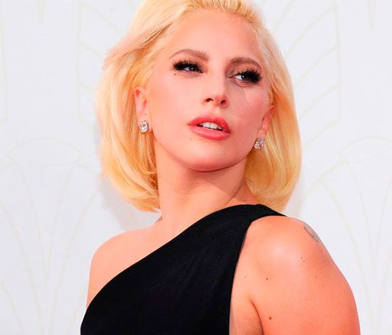 Леди Гага призналась, что страдает депрессией