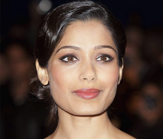 Яркие выходы Фриды Пинто