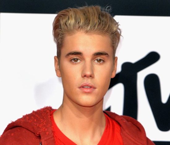 Джастин Бибер снял кинотеатр! Для себя одного!