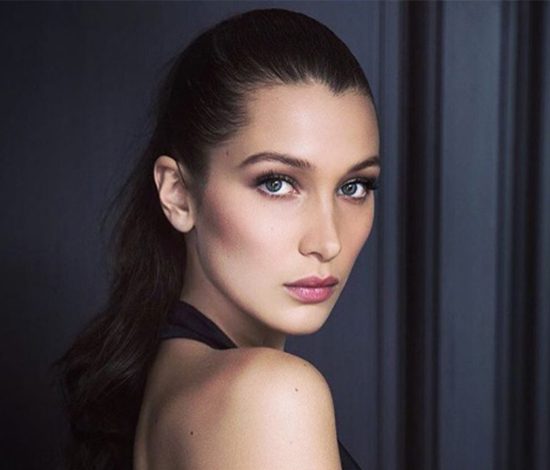 Как Белла Хадид проводит отпуск