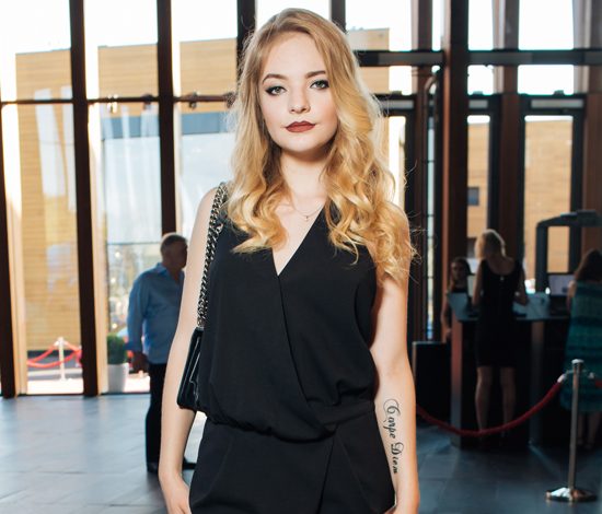 «Любовь и дружба»: дочь Пескова на премьере фильма