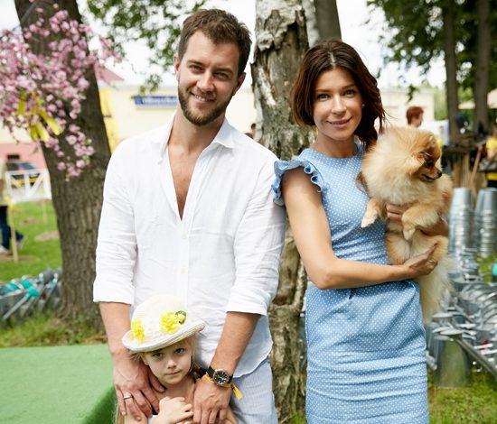 Екатерина Волкова на посадке черешневых деревьев Bosco