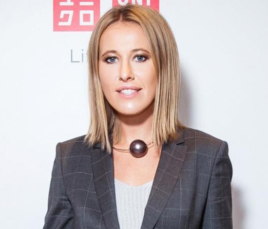 Беременная Ксения Собчак в купальнике: фото