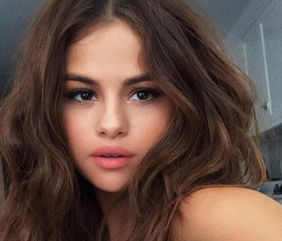 Селена Гомес снова разделась. Смотри фото