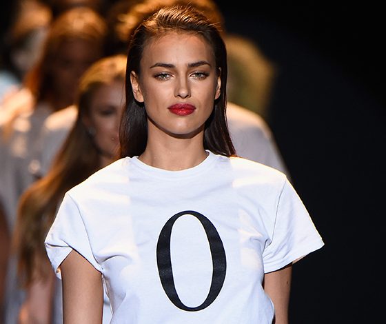 Ирину Шейк одели морячкой для обложки Vogue Japan