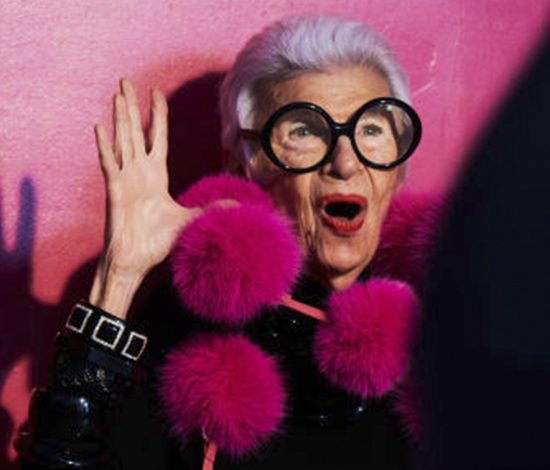 Легенда стиля Айрис Апфель станет эмодзи