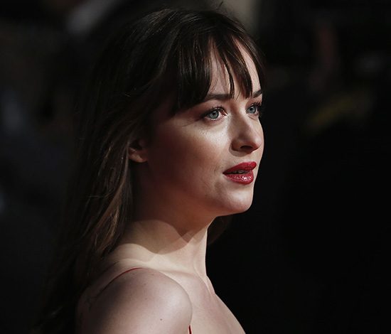 Очень странная интимная фотография Дакоты Джонсон