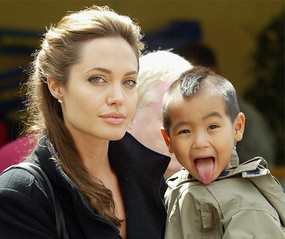 Дети Анджелины Джоли учат семь языков