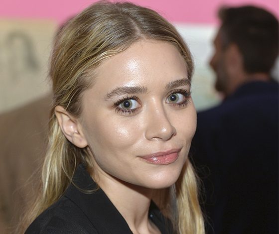 Эшли Олсен встречается с 59-летним художником