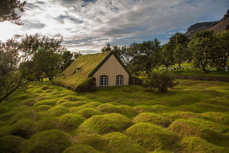 Маленький домик в Исландии.