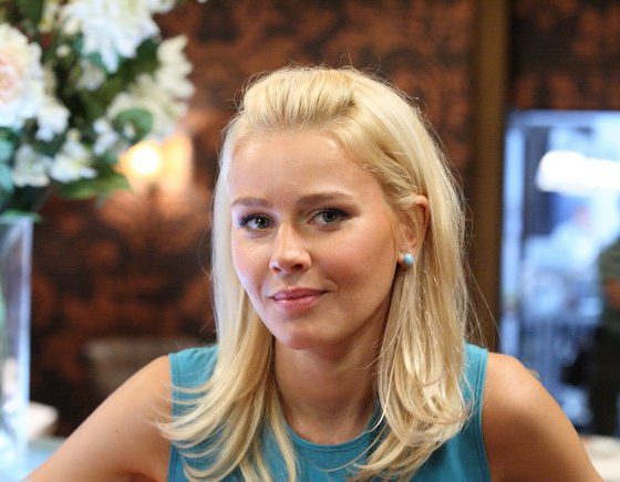 Звезда «Кухни» Екатерина Кузнецова бросила мужа Евгения Пронина после измены