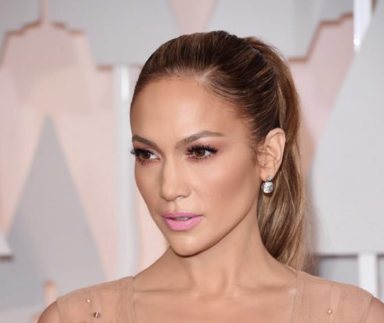 Романтичный привет из прошлого: что заметили фанаты в каюте Джей Ло и Бена Аффлека