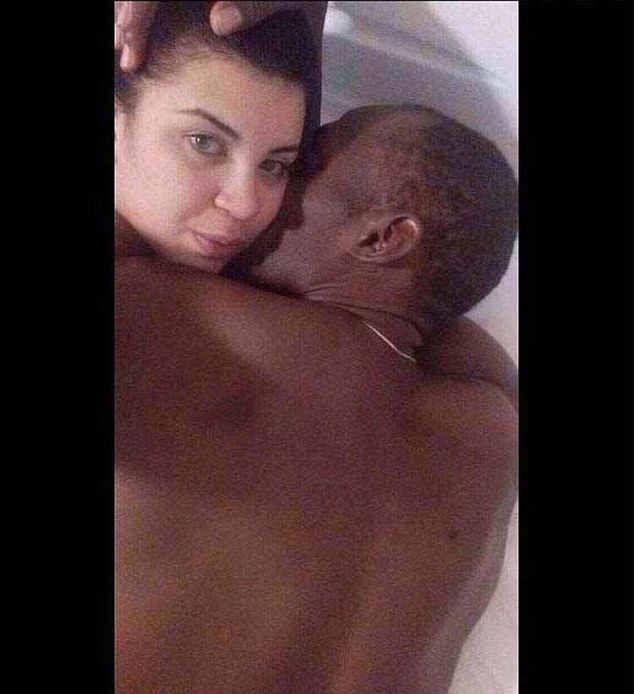 3779B35300000578-3752215-image-a-35_1471828925530