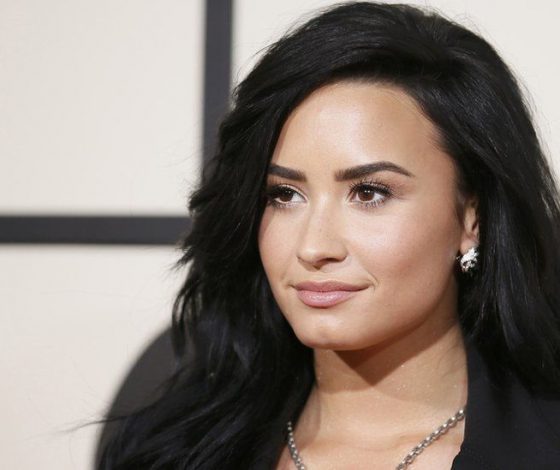 Деми Ловато доигралась: на нее подают в суд!