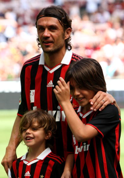 Футболист Паоло Мальдини (46), Кристиан и Даниэль