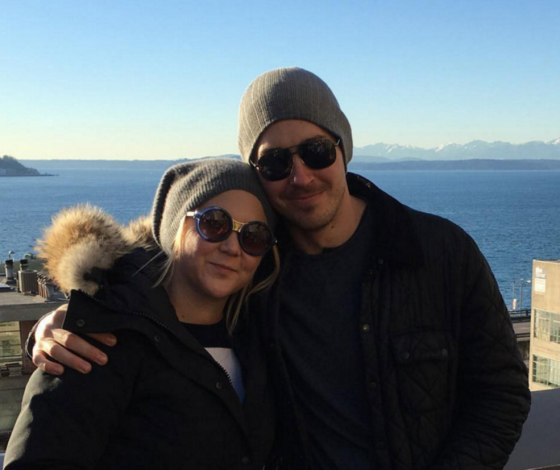 Эми Шумер выложила интимное фото со своим сексуальным бойфрендом