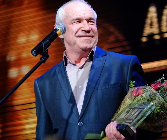 «Ситуация чудовищная»: собрали все, что известно об уходе Сергея Гармаша из «Современника»